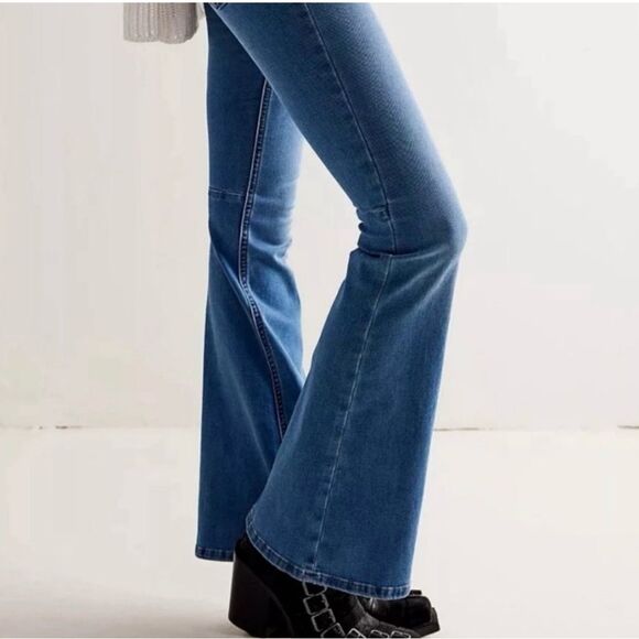 We The Free Penny Pull-On Flare Bell Bottom Jeans Size 32 - Picture 2 of 16